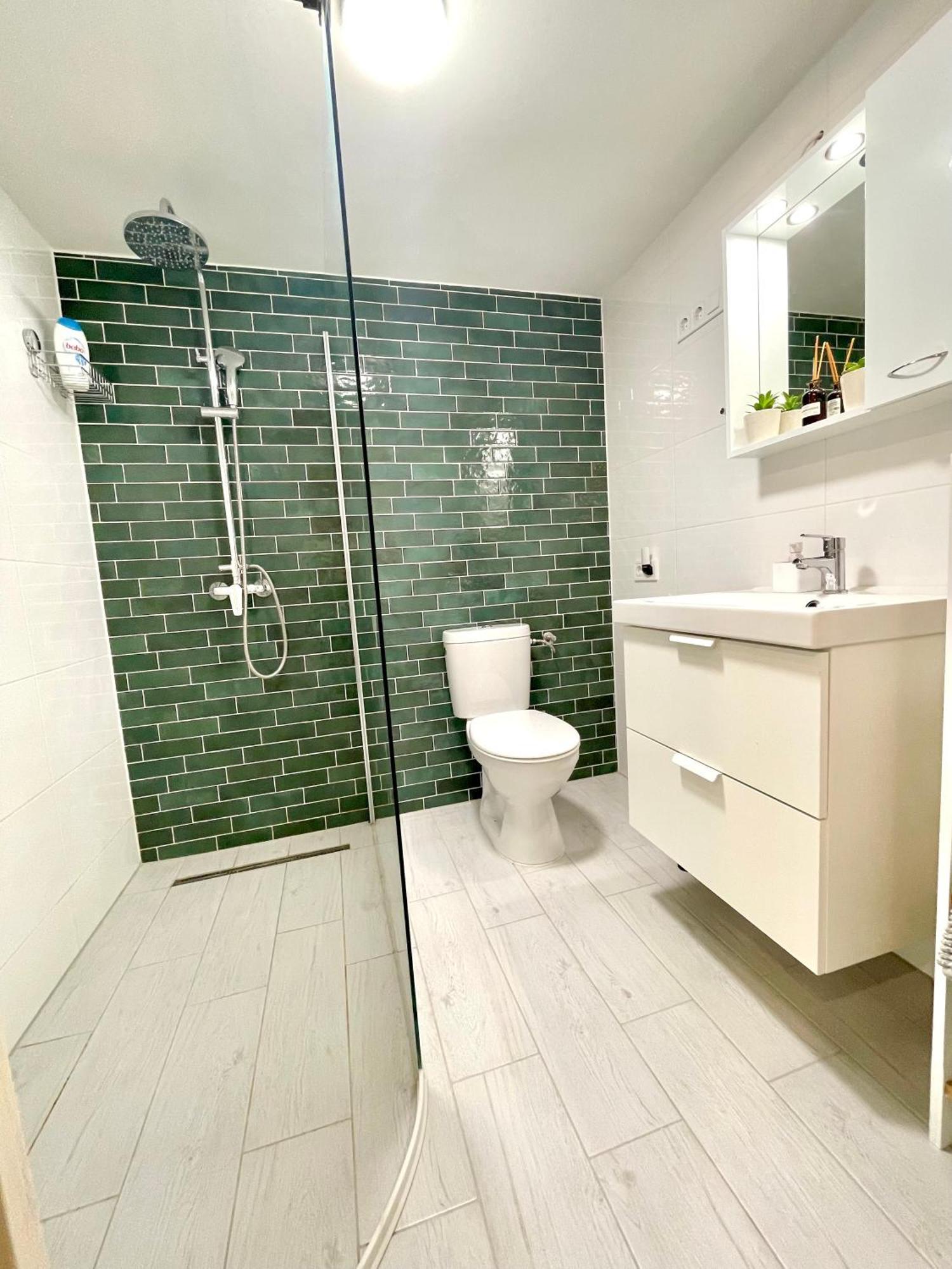 Teresian Apartment Near The Andrassy Street Free Air Conditioner Free Coffee Budapest Luaran gambar