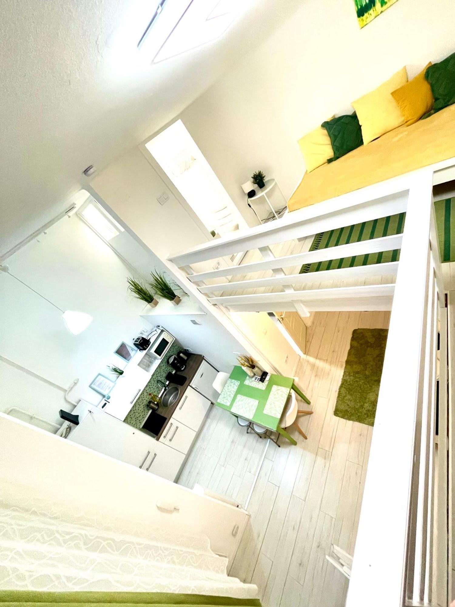 Teresian Apartment Near The Andrassy Street Free Air Conditioner Free Coffee Budapest Luaran gambar