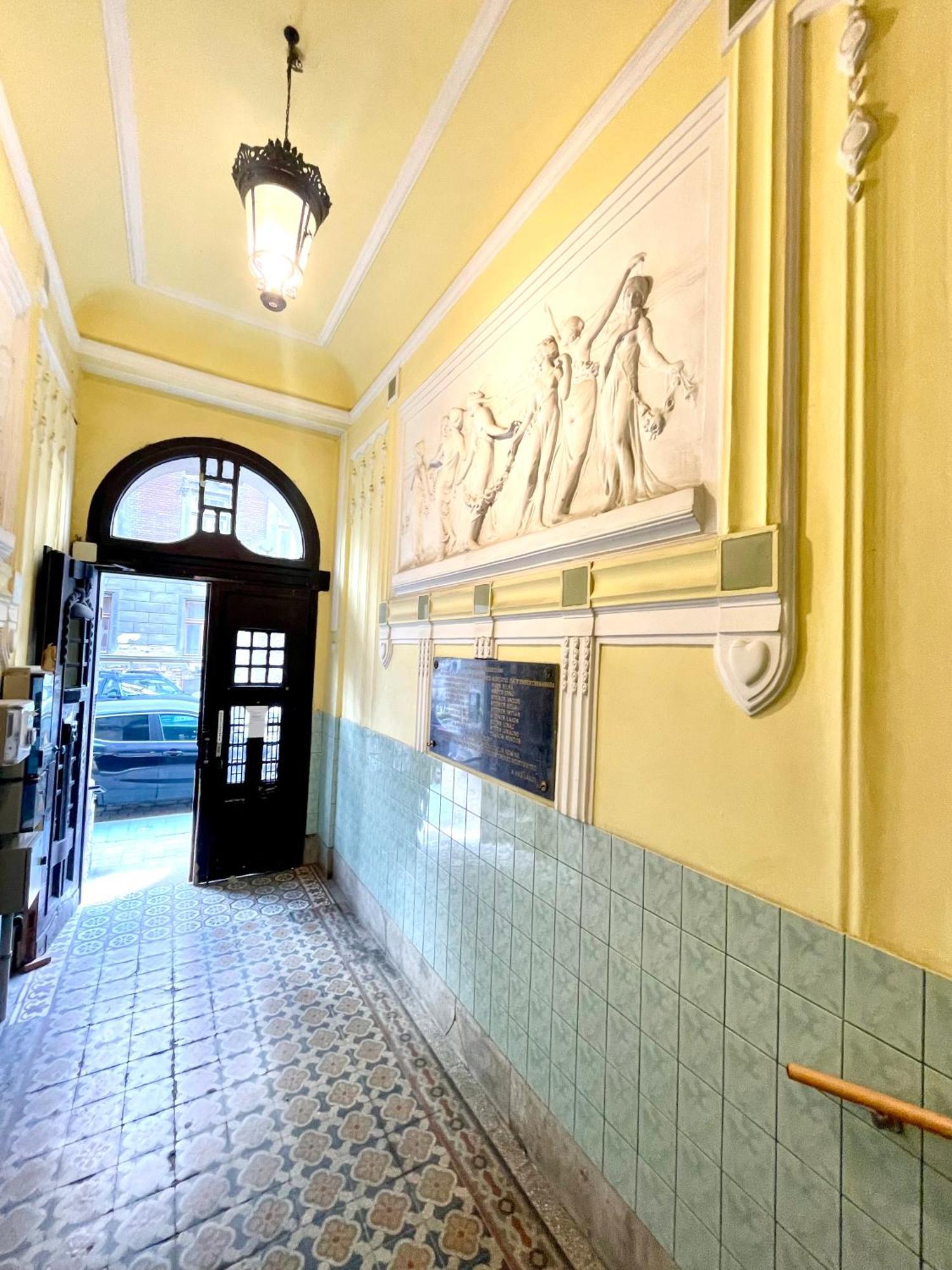Teresian Apartment Near The Andrassy Street Free Air Conditioner Free Coffee Budapest Luaran gambar